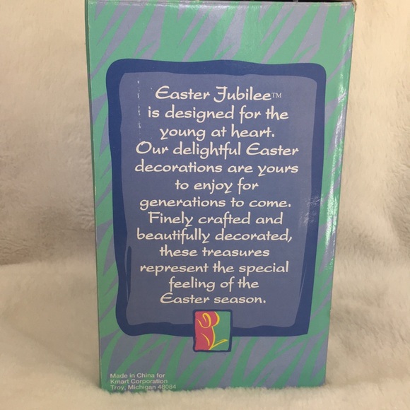 Easter Jubilee Boxed Set Bunny Rabbit Family Ceramic Figurines Easter Village - Picture 2 of 13